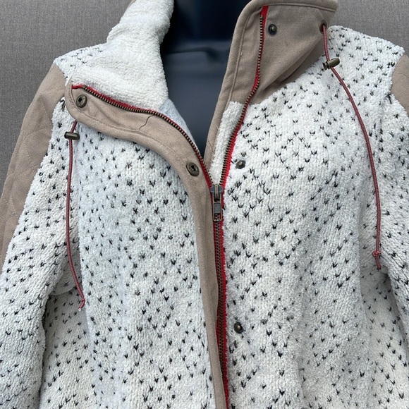 Anthropologie Quilted Jacket in Cream and Tan - Picture 5 of 12